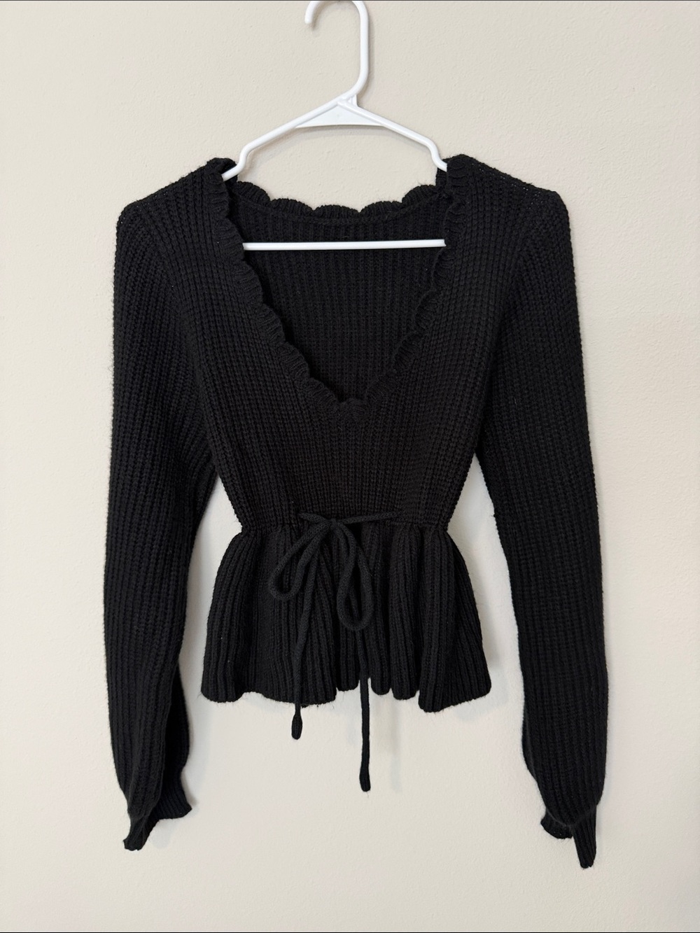 SHEIN MOD Scallop Trim Lantern Sleeve Knot Front Peplum Sweater